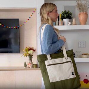 Thread Wallets – NWT NEW with tags - Scout Utility tote bag